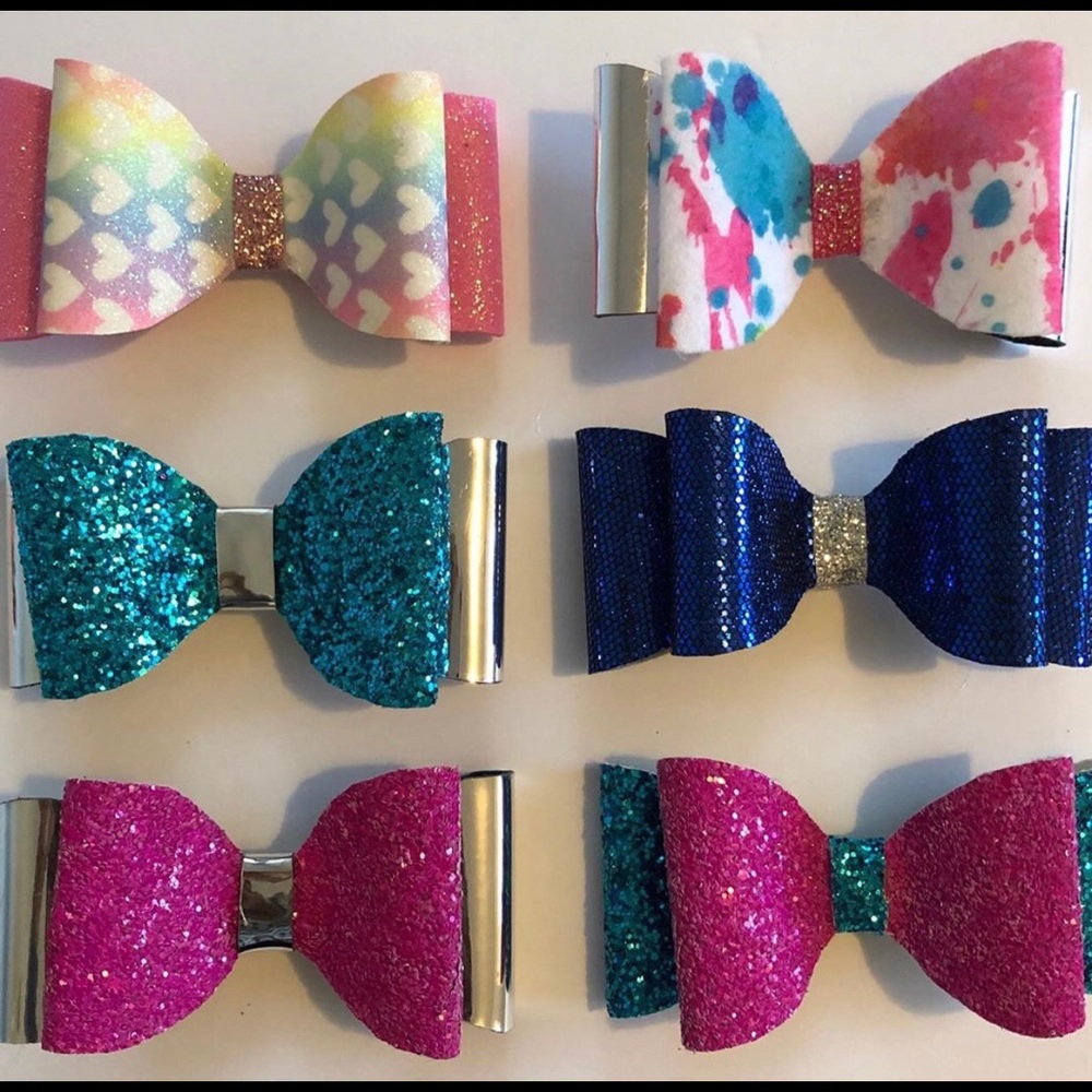 6 Hair Bows (4.5 inches)